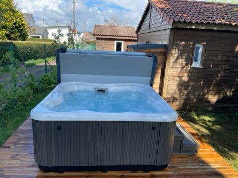 Chalet Jacuzzi/Spa Privatif Perce Neige Hotell Plombières-les-Bains Exteriör bild