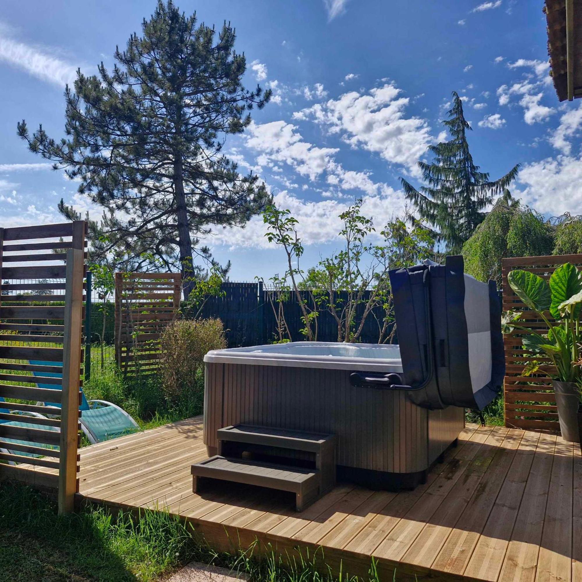 Chalet Jacuzzi/Spa Privatif Perce Neige Hotell Plombières-les-Bains Exteriör bild